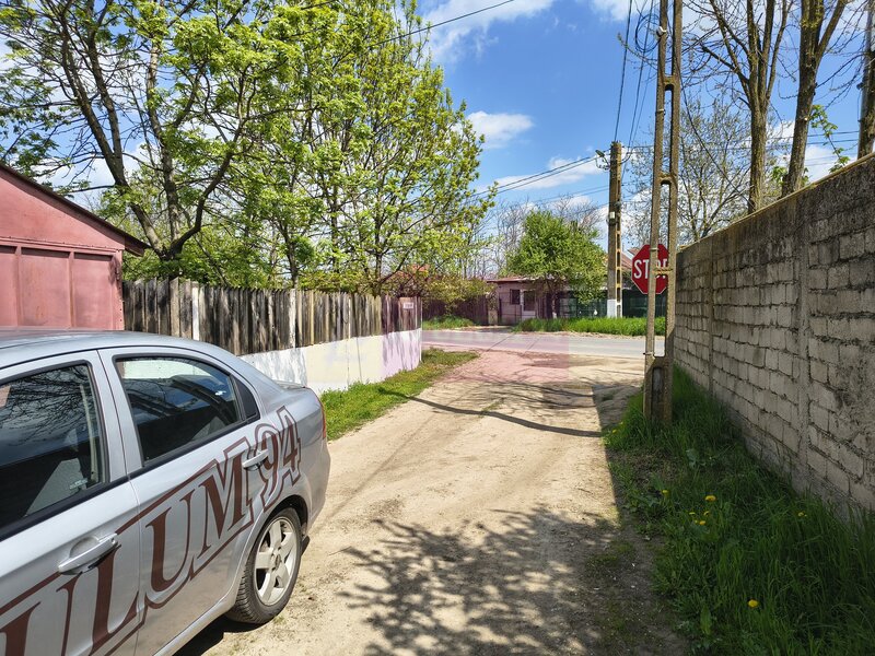 Posta -Teren 12.450mp pretabil hala/rezidential la 150ml de utilitati